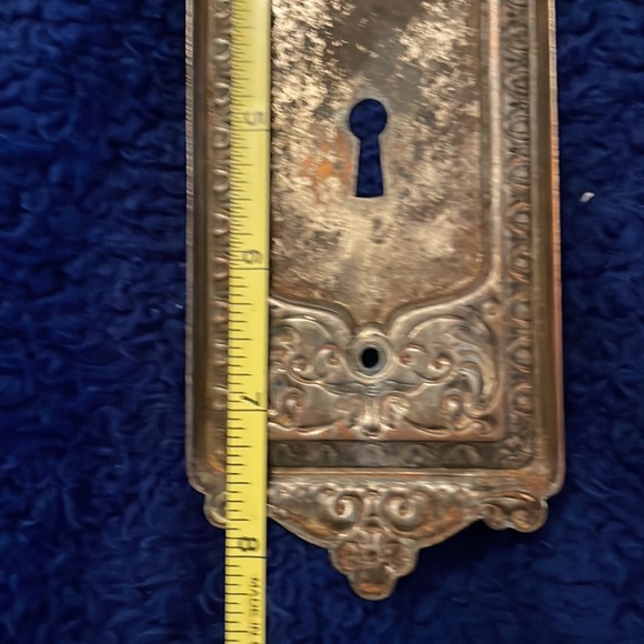 Old doorknob cover used see photos for measurements - Picture 3 of 4